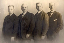 Les quatre premiers Rotariens : Gustavus Loehr, Silvester Schiele, Hiram E. Shorey, Paul P. Harris.