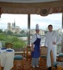 le Chef Laurent Delarbre et Sandra dans la salle panoramique sur Notre Dame